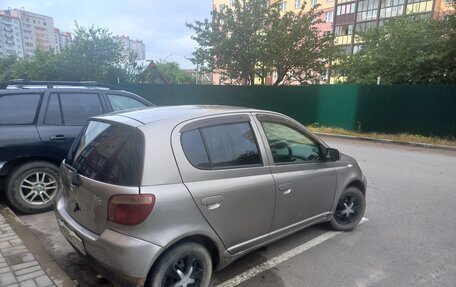 Toyota Vitz, 2001 год, 400 000 рублей, 4 фотография