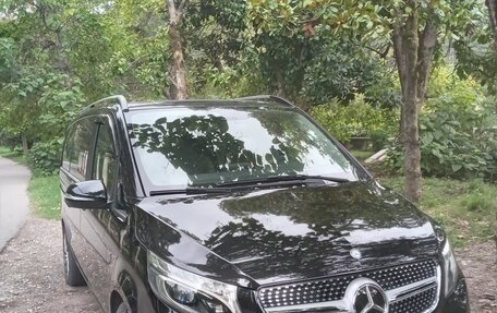 Mercedes-Benz V-Класс, 2014 год, 3 300 000 рублей, 2 фотография