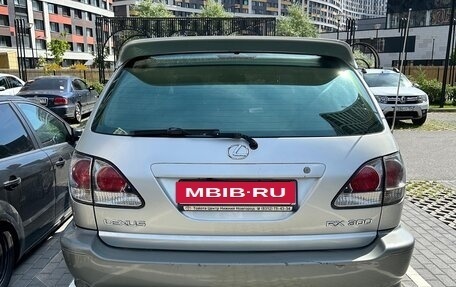 Lexus RX IV рестайлинг, 2002 год, 1 000 000 рублей, 4 фотография
