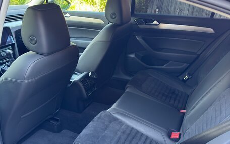 Volkswagen Passat B8 рестайлинг, 2019 год, 2 300 000 рублей, 12 фотография