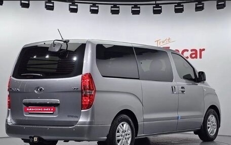 Hyundai Grand Starex Grand Starex I рестайлинг 2, 2021 год, 2 300 000 рублей, 8 фотография