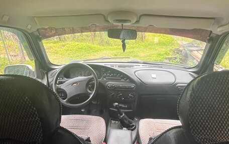 Chevrolet Niva I рестайлинг, 2003 год, 250 000 рублей, 2 фотография