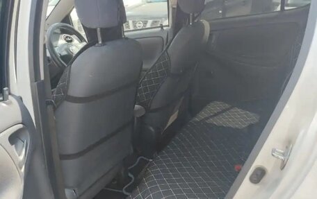 Toyota Vitz, 2001 год, 360 000 рублей, 6 фотография
