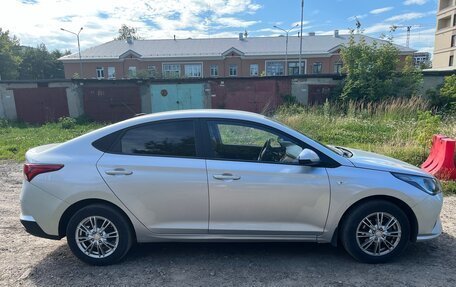 Hyundai Solaris II рестайлинг, 2021 год, 1 450 000 рублей, 4 фотография