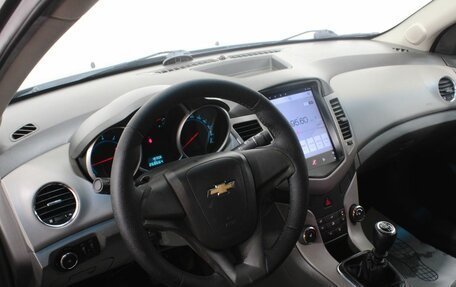 Chevrolet Cruze II, 2010 год, 585 000 рублей, 16 фотография
