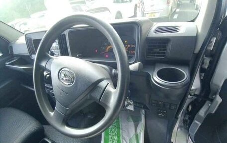 Daihatsu Hijet, 2021 год, 1 000 000 рублей, 8 фотография