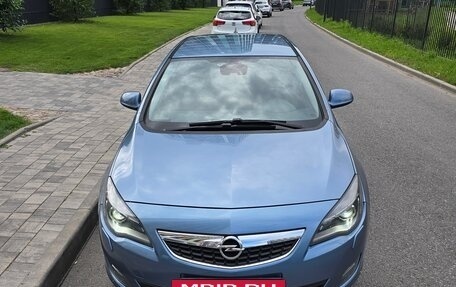 Opel Astra J, 2010 год, 920 000 рублей, 2 фотография