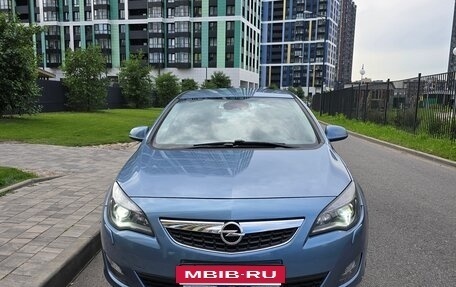 Opel Astra J, 2010 год, 920 000 рублей, 3 фотография