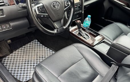 Toyota Camry, 2017 год, 1 900 000 рублей, 7 фотография