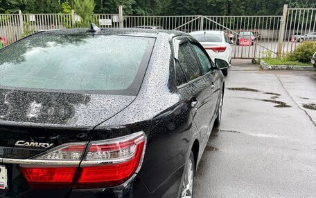 Toyota Camry, 2017 год, 1 900 000 рублей, 4 фотография