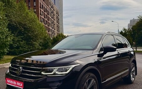 Volkswagen Tiguan II, 2022 год, 4 450 000 рублей, 1 фотография