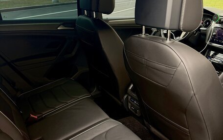 Volkswagen Tiguan II, 2022 год, 4 450 000 рублей, 5 фотография