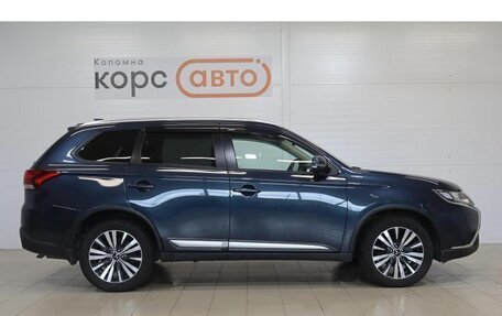 Mitsubishi Outlander III рестайлинг 3, 2019 год, 2 260 000 рублей, 4 фотография