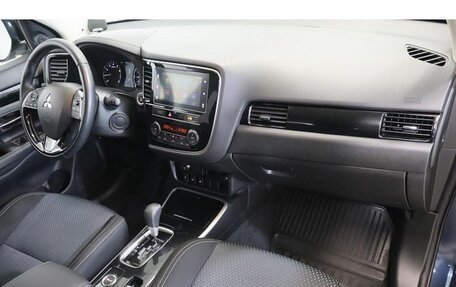 Mitsubishi Outlander III рестайлинг 3, 2019 год, 2 260 000 рублей, 5 фотография