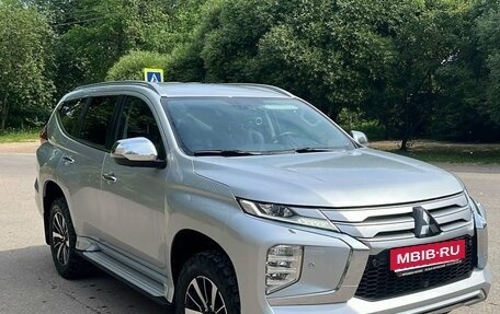 Mitsubishi Pajero Sport III рестайлинг, 2022 год, 4 100 000 рублей, 1 фотография