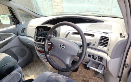 Toyota Previa II, 2000 год, 600 000 рублей, 7 фотография