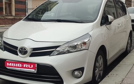 Toyota Verso I, 2014 год, 1 450 000 рублей, 11 фотография