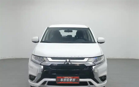 Mitsubishi Outlander III рестайлинг 3, 2021 год, 1 519 000 рублей, 2 фотография