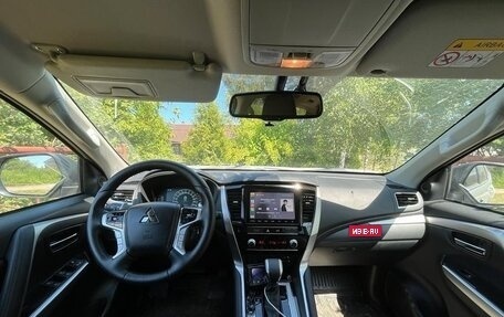 Mitsubishi Pajero Sport III рестайлинг, 2022 год, 4 100 000 рублей, 5 фотография