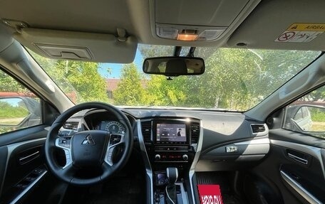 Mitsubishi Pajero Sport III рестайлинг, 2022 год, 4 100 000 рублей, 6 фотография