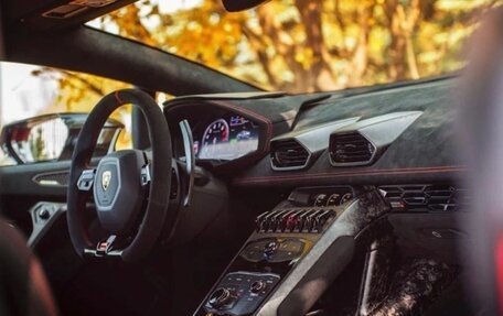 Lamborghini Huracán, 2017 год, 25 500 000 рублей, 8 фотография
