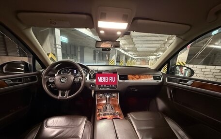 Volkswagen Touareg III, 2011 год, 1 850 000 рублей, 8 фотография