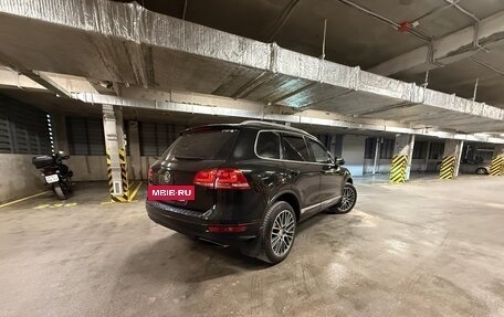 Volkswagen Touareg III, 2011 год, 1 850 000 рублей, 3 фотография