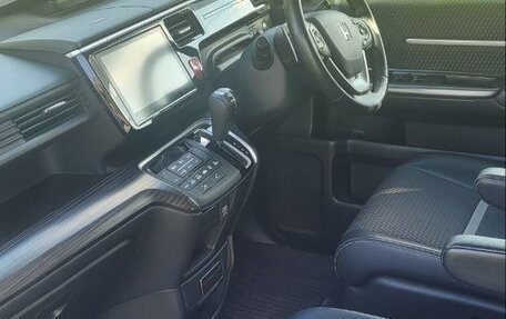 Honda Stepwgn IV, 2017 год, 2 340 000 рублей, 6 фотография