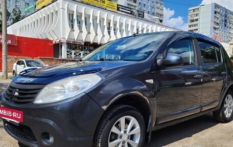 Renault Logan I, 2011 год, 380 000 рублей, 2 фотография
