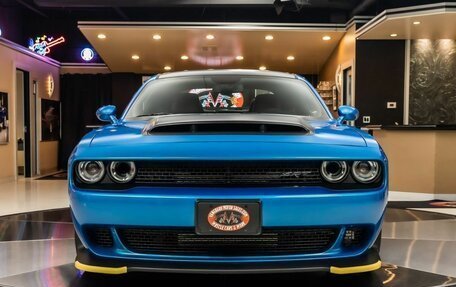 Dodge Challenger III рестайлинг 2, 2023 год, 27 960 000 рублей, 3 фотография