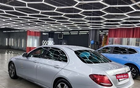 Mercedes-Benz E-Класс, 2018 год, 2 950 000 рублей, 4 фотография