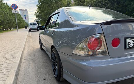 Lexus IS II рестайлинг 2, 1999 год, 1 700 000 рублей, 13 фотография