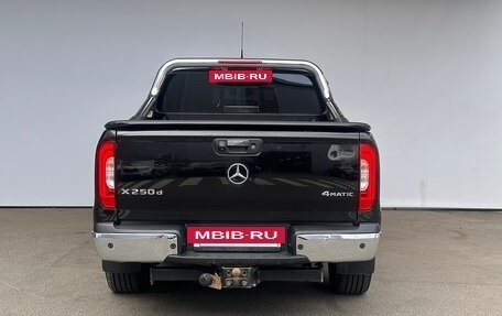 Mercedes-Benz X-Класс I, 2018 год, 2 800 000 рублей, 6 фотография