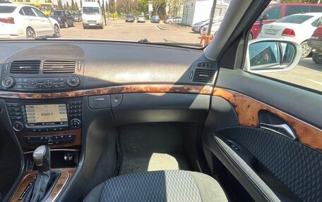Mercedes-Benz E-Класс, 2004 год, 950 000 рублей, 12 фотография
