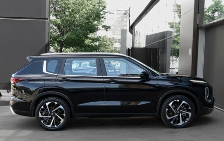 Mitsubishi Outlander, 2022 год, 3 600 000 рублей, 5 фотография