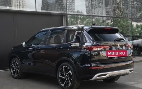 Mitsubishi Outlander, 2022 год, 3 600 000 рублей, 8 фотография