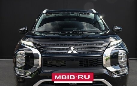 Mitsubishi Outlander, 2022 год, 3 600 000 рублей, 3 фотография