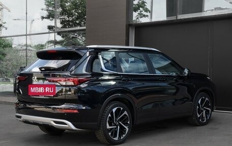 Mitsubishi Outlander, 2022 год, 3 600 000 рублей, 6 фотография
