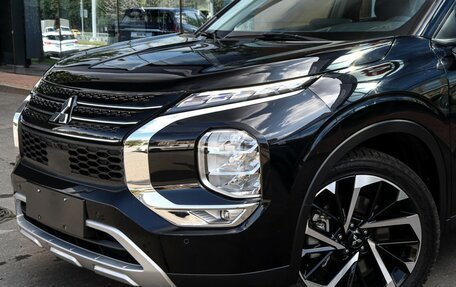 Mitsubishi Outlander, 2022 год, 3 600 000 рублей, 27 фотография