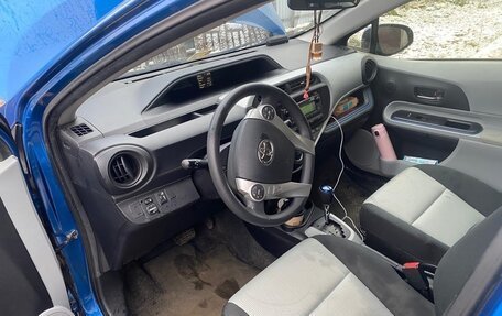 Toyota Prius c I, 2012 год, 1 400 000 рублей, 4 фотография