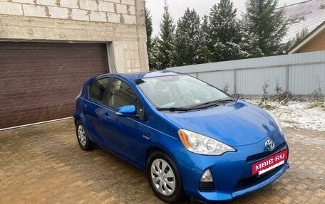 Toyota Prius c I, 2012 год, 1 400 000 рублей, 6 фотография