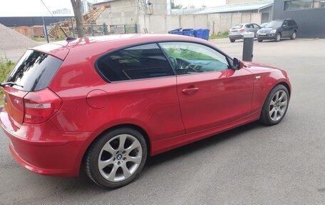BMW 1 серия, 2011 год, 750 000 рублей, 3 фотография