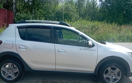 Renault Sandero II рестайлинг, 2019 год, 1 240 000 рублей, 3 фотография