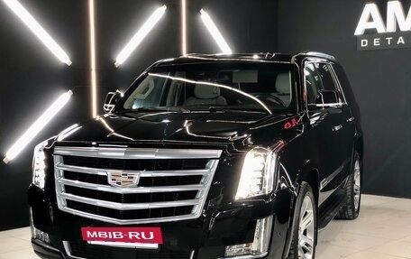 Cadillac Escalade IV, 2018 год, 4 690 000 рублей, 2 фотография