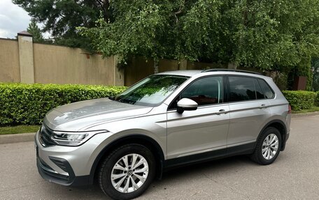 Volkswagen Tiguan II, 2021 год, 3 700 000 рублей, 2 фотография