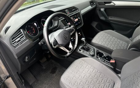 Volkswagen Tiguan II, 2021 год, 3 700 000 рублей, 9 фотография