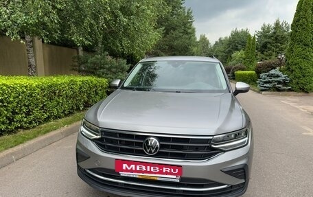 Volkswagen Tiguan II, 2021 год, 3 700 000 рублей, 6 фотография