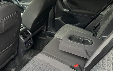 Volkswagen Tiguan II, 2021 год, 3 700 000 рублей, 19 фотография