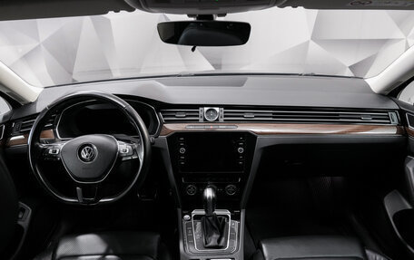 Volkswagen Passat B8 рестайлинг, 2018 год, 2 195 000 рублей, 12 фотография