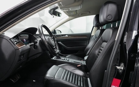 Volkswagen Passat B8 рестайлинг, 2018 год, 2 195 000 рублей, 10 фотография